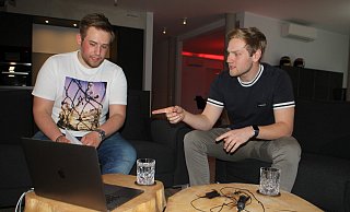 Max Moldehn (l.) und Lennart Kränke sorgen für die technische Umsetzung. - Björn Kenter