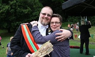 Glückliches Königspaar: Daniela und Stefan Feindt. - Johannes Büttner
