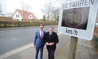 Die Geräte stellte Bürgermeister Kai Abruszat damals NRW-Verkehrsminister Hendrik Wüst vor. - Joern Spreen-Ledebur