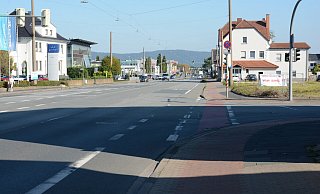 Die Mindener Staße an der Ecke Alter Rehmer Weg in Richtung Werre-Park vor der Verengung der Fahrbahn. - Sven Hauhart
