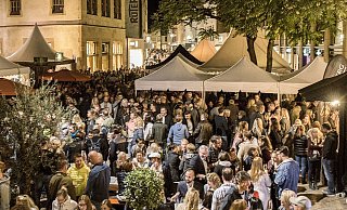 So voll war die Altstadt während des Weinmarkts 2019. - Dieckmann-Fotodesign l Bielefeld