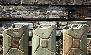 Um den Tank seines eigenen Autos zu füllen, zapfte André P. die Baumaschinen seines Arbeitgebers im Kreis Höxter an. - Pixabay/wilhei (Symbolbild)