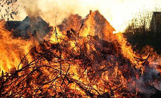 In diesem Jahr verboten - das Osterfeuer. - Yvonne Gottschlich