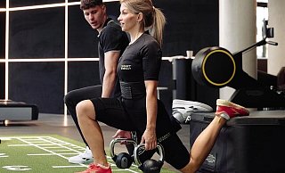 Ilias Illig ist Fußballer des Regionalligisten FC Gütersloh. Zudem arbeitet der 27-Jährige als Personal Trainer und betreut dabei seine Kunden intensiv. - Privat