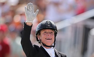 Isabell Werth gewinnt die erste Dressur beim Weltcup-Turnier in Stuttgart. - Rolf Vennenbernd/dpa