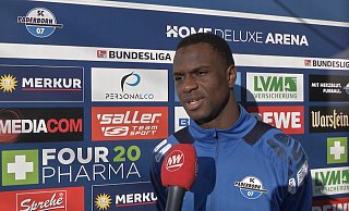 Nach dem Training des SC Paderborn: Ilyas Ansah blick im exklusiven Interview mit der "NW" auf das anstehende Spiel gegen Hannover 96. - Video-Screenshot/Robert Hilberath