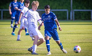 Jenath James Jeesin (r.) erzielte die 2:1-Führung für Arminias U17 in Leverkusen. - Mike-Dennis Müller / www.mdm.photo Jenath James Jeesin (r.) erzielte die 2:1-Führung für Arminias U17 in Leverkusen. - Mike-Dennis Müller / www.mdm.photo