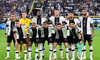 Das DFB-Team liegt in der Weltrangliste weiter auf Platz 15. - David Inderlied/dpa