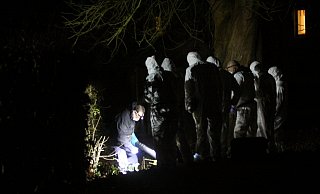 Die Ermittler suchen nach der Tatwaffe. - Stefan Boscher