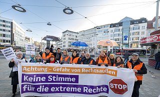Vertreter verschiedener Organisationen warben für die Teilnahme an der Demo am kommenden Freitag. - Oliver Krato Vertreter verschiedener Organisationen warben für die Teilnahme an der Demo am kommenden Freitag. - Oliver Krato