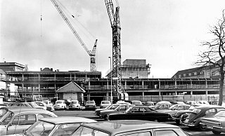 Der Bau an der Wittekindstraße galt nach seiner Fertigstellung als sicherster Ort in der Stadt. Foto: Sammlung Polster - Frank-Michael Kiel-Steinkamp