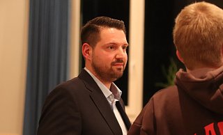 Alexander Hüttemann kurz nach seiner Wahl. 22 CDU-Mitglieder haben ihm ihre Stimme gegeben, neun nicht. - Moritz Trinsch