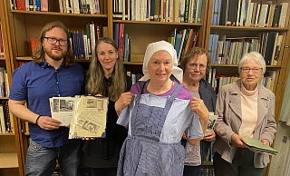 Mathis Nolte, Sonja Voss, Rosemarie Steinmeier, Barbara Hänsch und Edith Meyer sammeln Erinnerungen zur Puddingschule. - Dirk Windmöller