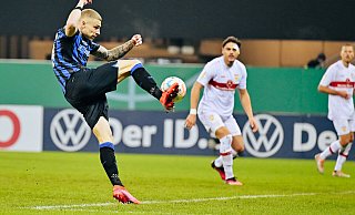 Felix Platte gab in dieser Szene den einzigen SCP-Torschuss ab. Dabei vergab Paderborns Stürmer die dicke Chance zum 2:0. - Besim Mazhiqi
