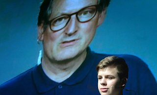 Keine Bange vor Prominenten: Lennart Wittenstein befragt den zugeschalteten Eckart von Hirschhausen. - Andreas Frücht