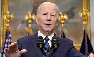 Joe Biden, Präsident der USA, spricht über die Ukraine im Roosevelt Room des Weißen Hauses. - Susan Walsh/AP/dpa