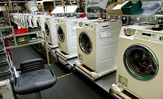 Im vergangenen Jahr hatte Miele bekannt gegeben, dass im Waschmaschinenwerk am Stammsitz bis zum Jahr 2025 weitere 650 Arbeitsplätze wegfallen. - Raimund Vornbäumen