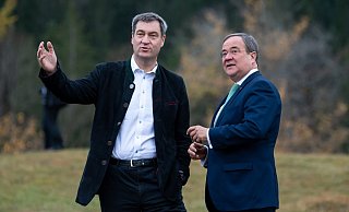 Wer wird es: Markus Söder oder Armin Laschet?. - Foto: Sven Hoppe/dpa