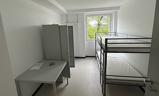 So sieht ein Zimmer in der Zentralen Unterbringungseinrichtung für Geflüchtete in Bad Driburg aus. - Ralf T. Mischer
