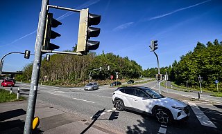 Rund um die Auf- und Abfahrtsarme auf die B239 in Richtung Bad Oeynhausen war die Fahrbahn der Bielefelder Straße (B61) in Herford saniert worden. - Daniel Salmon