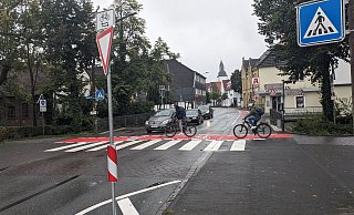 Wer mit dem Fahrrad die Bielefelder Straße in Höhe von Nord- und Aegidienwall kreuzen möchte, hat seit einigen Tagen Vorfahrt. - Rainer Stephan Wer mit dem Fahrrad die Bielefelder Straße in Höhe von Nord- und Aegidienwall kreuzen möchte, hat seit einigen Tagen Vorfahrt. - Rainer Stephan