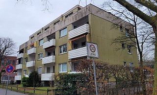 Der Mehrparteien-Block an der Prekerstraße in Gütersloh ist rund 60 Jahre alt. - Ludger Osterkamp