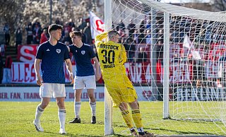 Hier ist nur der Torwart im Tor: Doch der Rostocker FC kassierte bereits über 100 Gegentore. - Matthias Koch/dpa