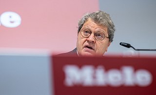 Miele-Geschäftsführer Reinhard Zinkann äußerte sich am Mittwoch in Gütersloh. - Guido Kirchner/dpa