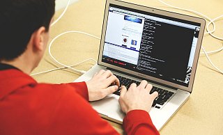 Die Erpresser behaupten in ihren Emails, sie hätten ein Datenleck in der Webseite der Firma gefunden und so Firmendaten herunterladen können. - Pixabay (Symbolfoto)