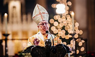 Christmette im Paderborner Dom mit Erzbischof Hans-Josef Becker. - Besim Mazhiqi