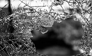 Symbolfoto: Bei einer Firma an der Ringstraße in Löhne wurde eingebrochen. Ein Fenster wurde eingeschlagen. - Pixabay