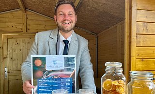F&B-Manager Konstantin Hoffmann vom Gräflicher Park Health & Balance Resort hofft wieder auf eine schöne Glühweinzeit im Platanenhof. - UGOS