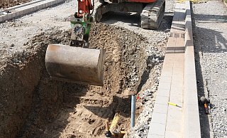 Am Ossensteg in Altenbeken ist am Dienstagmorgen bei Bauarbeiten eine Gasleitung beschädigt worden. - Uwe Müller