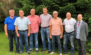 Franz-Josef Wegener (v. l.), Helmut Rehrmann jun., Uwe Tegethoff, Stefan Waldeyer, Johannes Rehrmann, Ludger Schabedoth und Valentin Hermann. - UWB