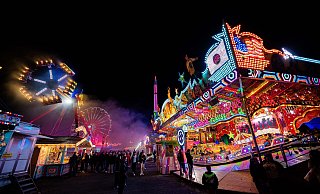 Die Kirmes auf dem Festplatz wird auch in diesem Jahr wieder tausende Besucher anziehen. - Noah Wedel