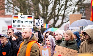 Bürgerprotest gegen Rechtsextremismus unter dem Motto „Nie wieder ist jetzt“. Das Bündnis „Lübbecke zeigt Gesicht“ hatte im März 2024 dazu aufgerufen. - Noah Wedel