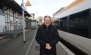 Der SPD-Bundespolitiker Achim Post setzt auf die Wiederbelebung der Bahn von Rahden nach Bremen. - Joern Spreen-Ledebur Der SPD-Bundespolitiker Achim Post setzt auf die Wiederbelebung der Bahn von Rahden nach Bremen. - Joern Spreen-Ledebur