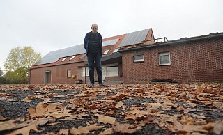 Auf dem Parkplatz des früheren Pr. Ströher Gasthauses Hartlage wendeten Schulbusse. Der langjährige Gastwirt Karl-August Hartlage forderte deshalb von der Stadt Rahden, sich an den Kosten für Sanierung des Parkplatzes zu beteiligen. - Joern Spreen-Ledebur