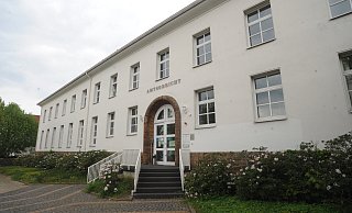 Vor dem Lübbecker Amtsgericht musste sich jetzt ein junger Lübbecker verantworten, dem die Staatsanwaltschaft ein verbotenes Kraftfahrzeugrennen vorwarf. - Joern Spreen-Ledebur