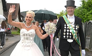 Auch stürmischer Wind kann sie nicht aufhalten: Maik und Steffi Multhaup regieren in Lütmarsen. - Thomas Kube