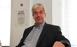 Brakels Bürgermeister Hermann Temme wird bei den Kommunalwahlen 2025 nicht noch einmal antreten. - David Schellenberg