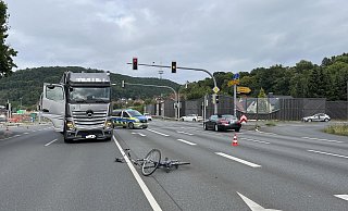 Der zunächst schwerverletzte Radfahrer wurde ins Johannes-Wesling-Klinikum gebracht. Dort starb er kurz nach dem Unfall. MT-Foto: - Janine Bexte
