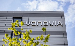 Der Schriftzug des Wohnungsunternehmens Vonovia ist an der Firmenzentrale in Bochum. - Marcel Kusch/dpa
