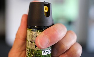 Mehrere Bielefelder wurden am Wochenende mit Pfefferspray attackiert. - Bernd Weißbrod/dpa