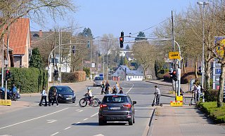 Die neue Ampel an der Weserstraße soll ab Montag in Betrieb gehen. - Ulf Hanke