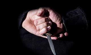 Der Täter wartete vor der Tür auf seinen Kontrahenten - mit einem Messer in der Hand. - picture alliance / Fotostand