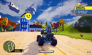 Wir brettern mit unserem Quad gerade zu unserer ersten Aktivität. Am Himmel prangen schöne Klötzchen-Wolken, am Rand laden Plastikblumen zum Pflücken ein. Willkommen in Bricklandia! - 2K