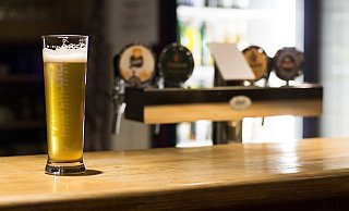 Ab 23 Uhr gibt es an der Theke künftig kein Bier mehr. Dann müssen die Lokale auch in Löhne schließen. - Symbolbild Pixabay