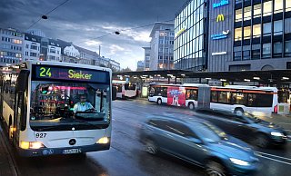 Eher Busbahnhof als Platz - trotz Mehrheit im Rat reißt die Kritik an den Jahnplatz-Plänen nicht ab.  - Foto: Andreas Frücht