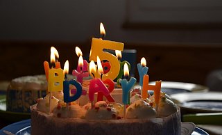 Im Kreis Paderborn gibt es verschiedenste Möglichkeiten, einen Kindergeburtstag auch bei schlechtem Wetter zu feiern. - Symbolbild Pixabay/LMX5Fotografie